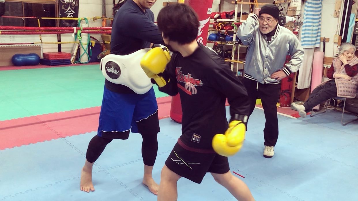 ���K���i